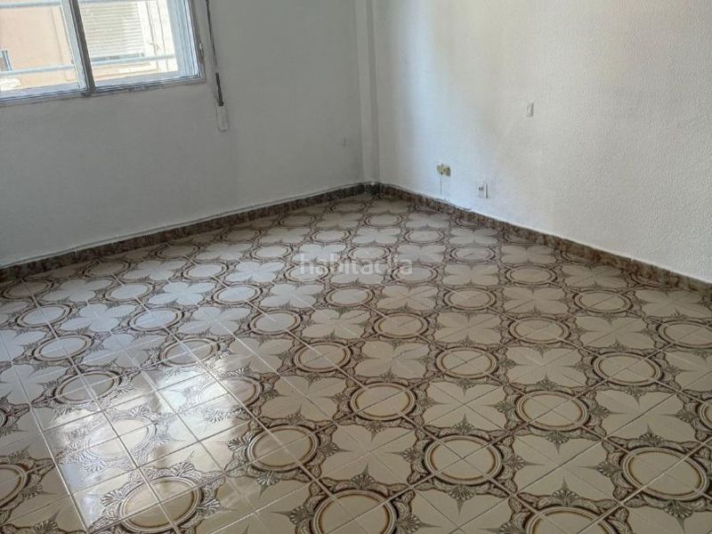 Foto 764352a7-951b-49c6-a03c-061816b4fd33. Piso en mendez nuñez 2 vivienda junto facultad en Granada