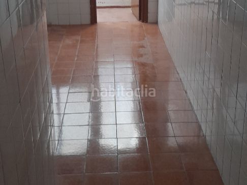 Foto bf1535e4-3d7b-4e3f-9187-5d82485697e6. Piso en mendez nuñez 2 vivienda junto facultad en Granada