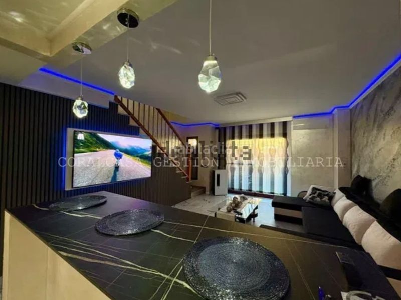 Foto a7e41766-4a93-4e35-8d1c-2b7af8bef595. Casa adossada a anglesos 8 a Almenara