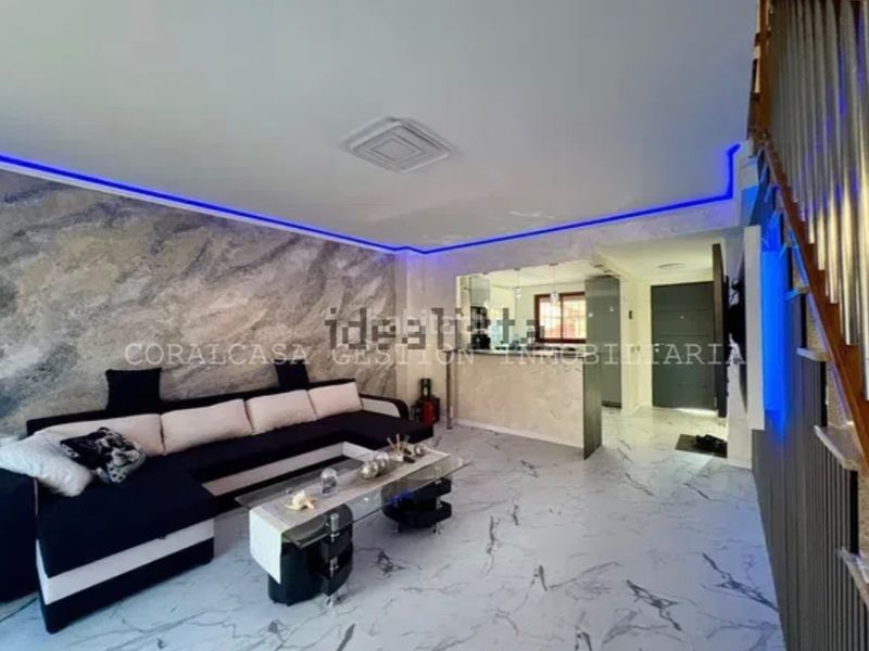 Foto f0cbeaa5-5eb1-40c1-a6bb-8d6ab930bdd3. Casa adossada a anglesos 8 a Almenara