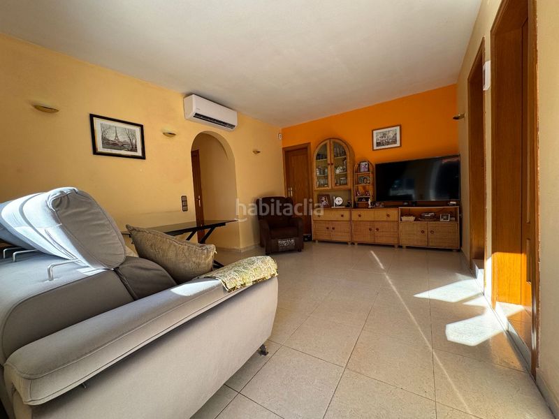 Foto 0e9ff86b-4a99-41b4-8f39-8c4f820af7aa. Casa a carrer violeta 38 a costa Cunit - els jardins - els rosers Cunit