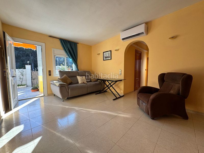 Foto c850a383-d705-4622-83fa-0bdcb6d5eaac. Casa a carrer violeta 38 a costa Cunit - els jardins - els rosers Cunit