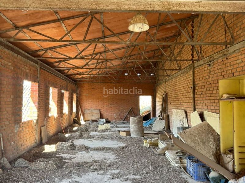 Foto 65313476-adad-443d-acdb-d9fb58544209. Casa a calle honda 4 a Magán