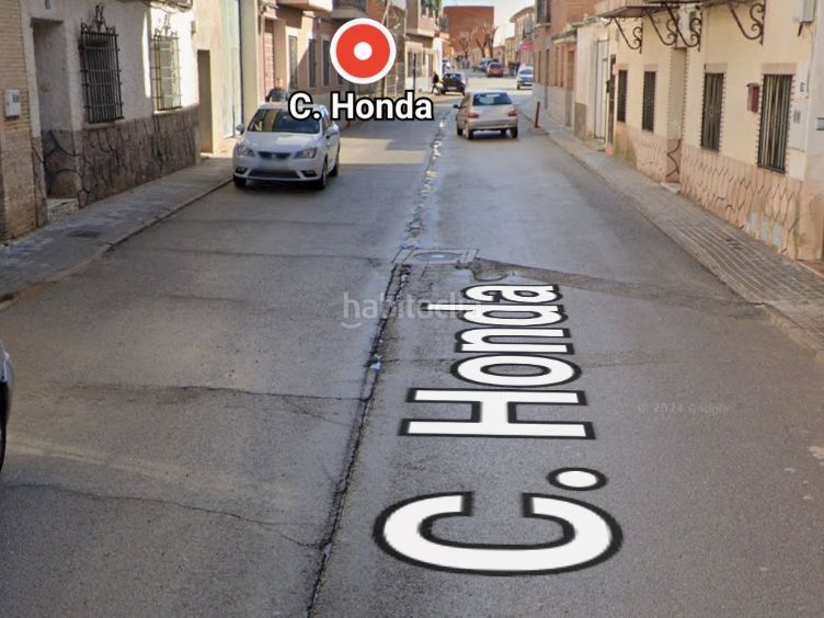 Foto a1c61bba-0f2a-4df2-bfe0-0751bcdd14ef. Casa a calle honda 4 a Magán