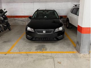 Aparcament cotxe a Riu llobregat 10. Plaza parking can tries