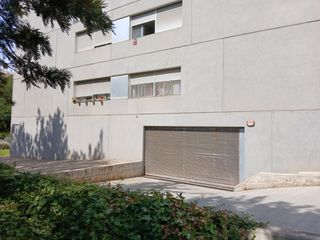 Miete Autoparkplatz in Josep duran i campderrós 12. Plaza de parking