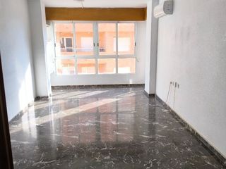 Miete Etagenwohnung in Historiador juan torres fontes 13. Alquiler piso infante 850€