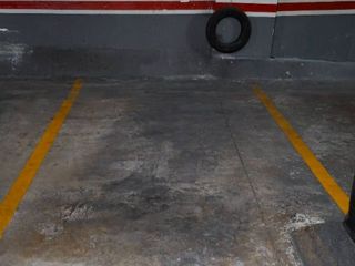 Car parking in Doctor santpons  131. Para coche mediano