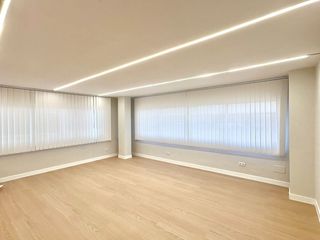 Alquiler Oficina en Isidoro macabich  20. Oficina de 220 m² en el centro de ibiza, reformada, dos baños, a