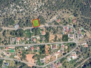 Terreny residencial a Av. montsant 43. Venta solar  urbano - can llosses