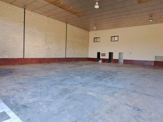 Lloguer Nau industrial a Carretera soria 9. Nave con almacén, vestuarios y oficinas
