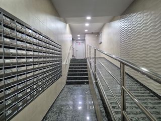 Piso en Heroe de sostoa 83. Piso de diseño con reforma premium junto al parque de huelin y l