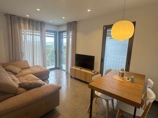 Miete Etagenwohnung in Avenida camp de morvedre  111. Piso moderno con gran terraza perimetral, parking y 2 baños - co