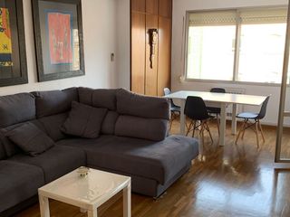Rent Flat in Rosellon  155. Piso luminoso  y en el corazon del ensanche.