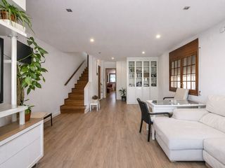 Casa adossada a Avenida 300 10. Más que una casa, un estilo de vida en castelldefels montmar