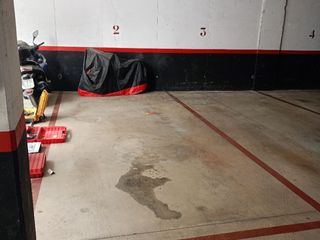 Parking coche en Carrer de l´esperanto 8. Parquing para coche grande y moto