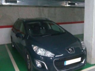 Aparcament cotxe a Laurea miro  238. Plaza garaje laurea miro 238