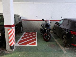 Miete Motorradparkplatz in Av. castellbisbal 26. Alquiler plaza aparcamiento para moto