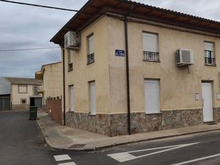 Location Maison jumelée à Calle el teso 20. Se alquila casa unifamiliar en leon 140m2 utiles, 2 planta