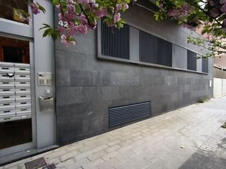 Piso en Carrer consell cent 40. Piso seminuevo con terraza, estudio y trastero privados, muy bie