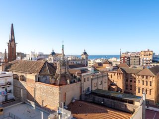 Flat in Estanislao figueres 12. Piso reformado con vistas al mar y terraza panorámica.