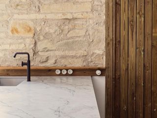 Casa in Raval dels torrents  17. Masia + 3 naves  + gym + 6500m urbano +27000terreno