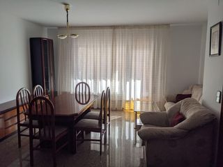 Miete Etagenwohnung in C/gabriel de tárrega 2. Piso amplio y soleado