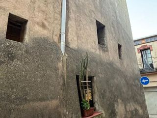 Masía en Doctor clara 8. Propiedad esquinera grandes posibilidades