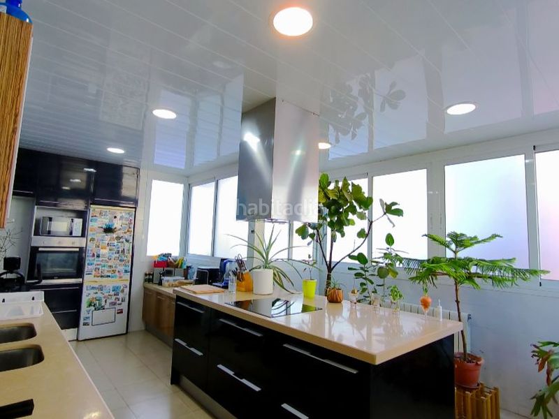 Foto 9bff69a6-d5b9-4ecb-8dbe-be31b5b7269e. Penthouse in rius i taulet 23 in Llefià Badalona