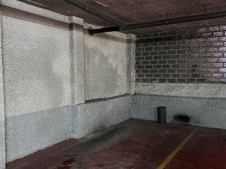 Parking coche en C/ baixada de sant nicolau 18. Garaje en venta en baixada de sant nicolau, 8