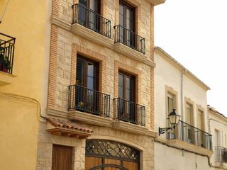 Casa adossada a Calle conde de romanones 55. Oportunidad para familias con visión o inversores. a reformar, c