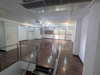 Miete Geschäftsraum in Raval de dins 7. Local luminoso en el centro con dos alturas