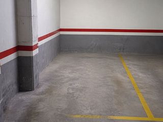 Aparcament cotxe a Josep soldevila 41 bis. Plaza de parking amplia en sant andreu – fácil acceso