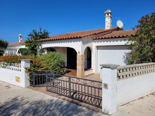 Haus in Ventalló 15. Casa  única