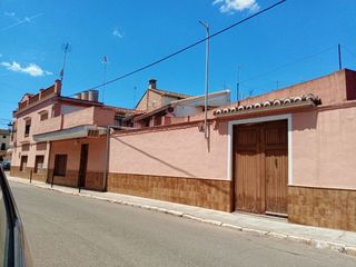 Masia a Carrer baronia 13. Casa rustica o regional en venta con bajo comercial y salida a t