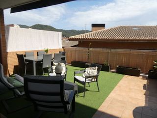 Semi detached house in Cami de cal mari 7b. Naturaleza y ciudad a un paso: tu hogar en sant climent de llobr