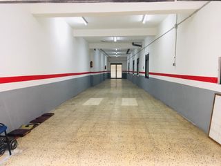 Lloguer Local Comercial a Carrer de mossèn camil rosell 79. Local comercial de 102m2 muy bien comunicado