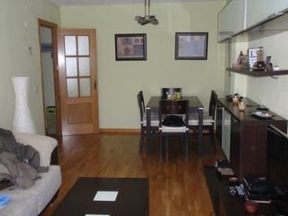 Pis a Calle del rio  25. Particular vende  piso en zona los fresnos ii.