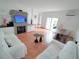 Semi detached house in Diseminado poligono 1 181. Chalet adosado en consell