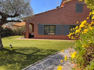 Maison à Doctor fleming 1. Espectacular casa en begues