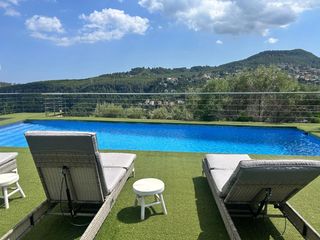 Casa en Avinguda can montmany 38. Casa con piscina y vistas impresionantes en el mirador, corbera