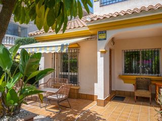 Casa adossada a Aldeas de aguamarina 99. Acogedor adosado junto a la playa de cabo roig