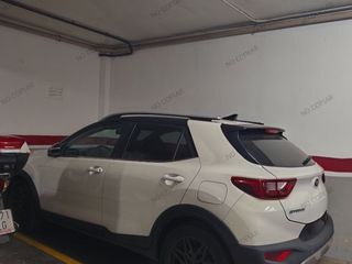 Parking coche en C/ panta de tremp 57. Parking en venta en el carmel