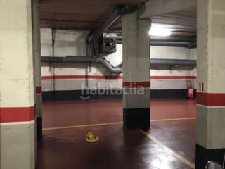 Affitto Posto auto in Carrer de l'ancianitat 92. Plaza de parking amplia para coche grande