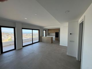 Lloguer Pis a Avinguda del mareseme  104. Piso en alquiler con terraza , pk y trastero enfrente del mar