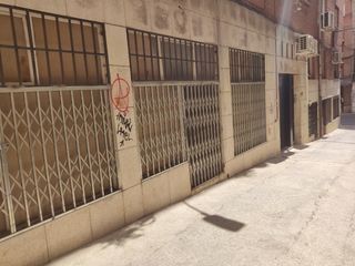 Alquiler Local Comercial en Venerable ayala  2. Local/almacén con baño