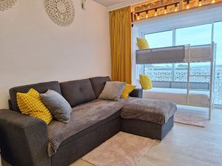 Estudi a Lleida 35. Vendo estudio reformado con vistas a l'escala.