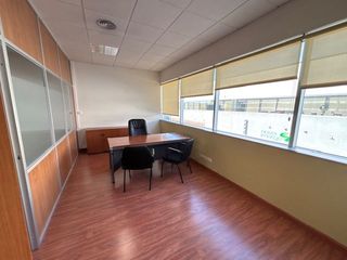 Affitto Ufficio in Alemanya 16. Oficina equipada con internet y zona parquin gratuïta