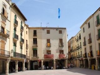 Pis a Plaça major 1. Piso estrenar en el centro historico de cervera, frente a la pae