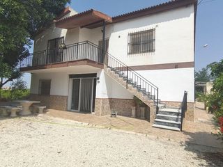 Chalet en N-325 10. Estupendo chalet en aspe, a 15 km de elche, 9 tahullas, vallado,